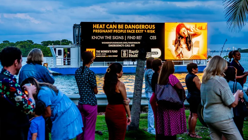 signage about pregnancy and heat